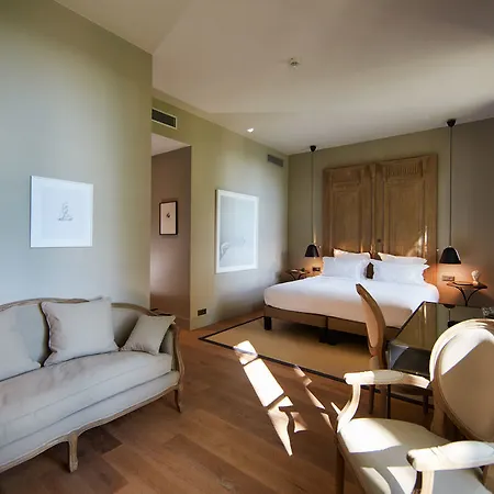 Domaine De Fontenille Hotel 4*