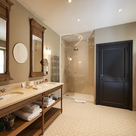 Domaine De Fontenille 4*